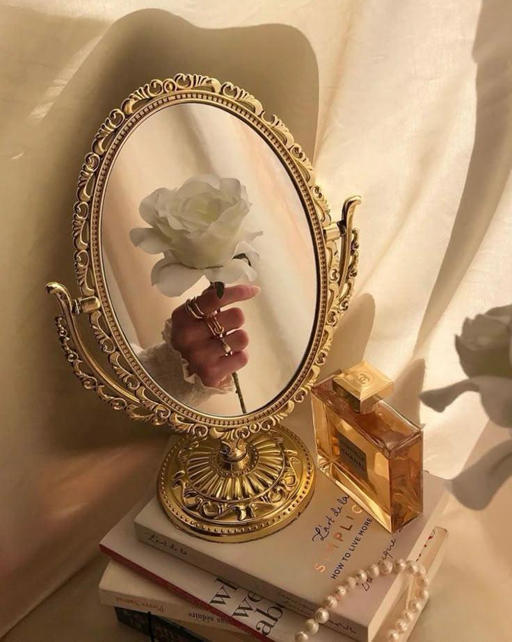 StoneGrovePort workshop space where corporate flower arrangements are designed and prepared for business delivery